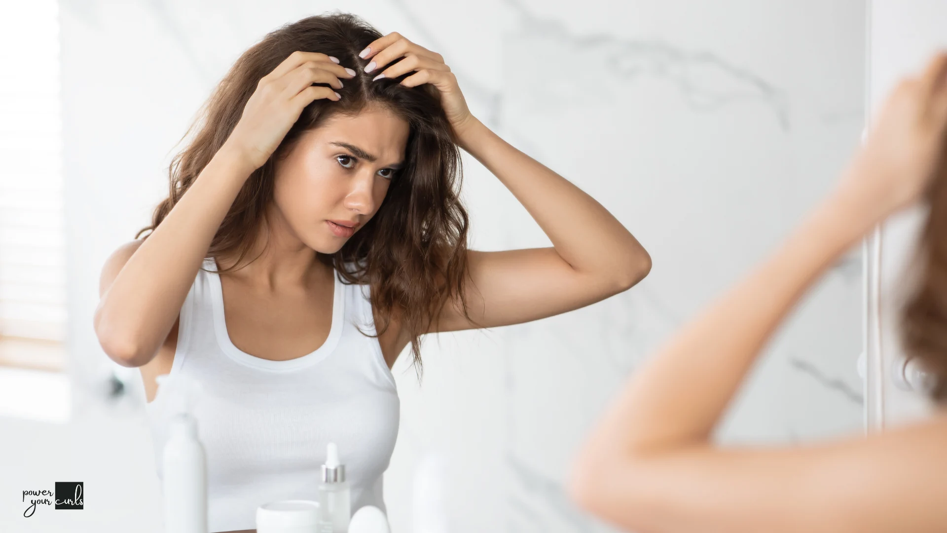 Oily dandruff vs dry dandruff: causes, prevention and treatments 1 Post