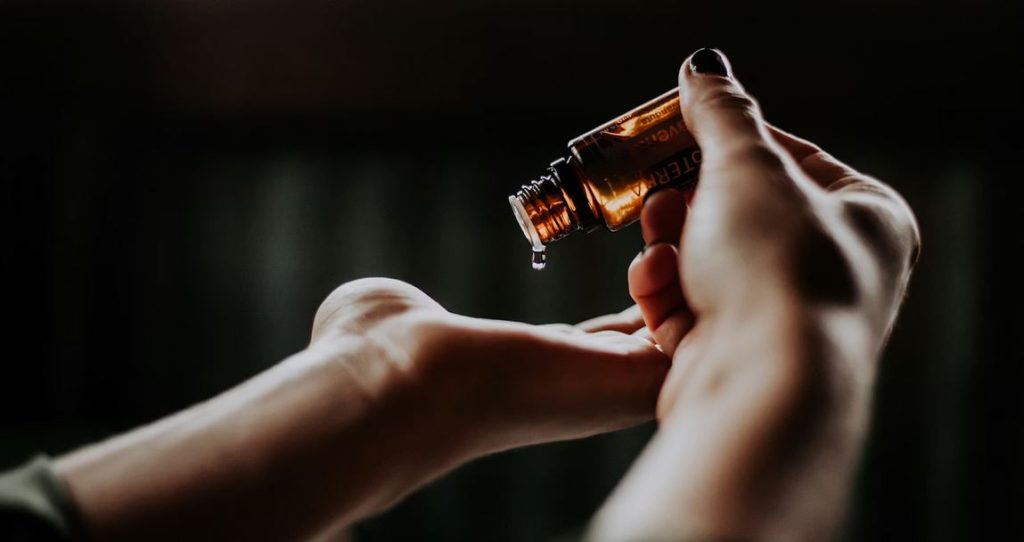 How To Get Nail Polish Out Of Hair (Easy Guide) 2 Removing Nail Polish From Hair