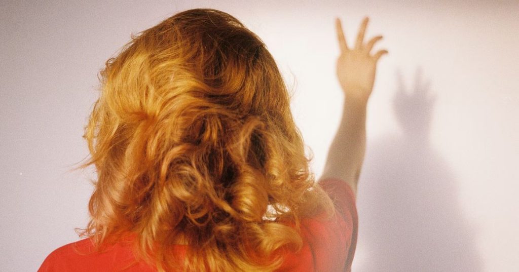 Simple Ways To Control Hair Curling At Back Of Neck