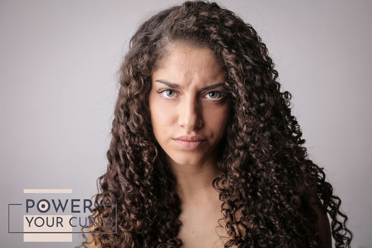 Why Is My Curly Hair Dry? Causes, Signs & How to Fix It 1 Post